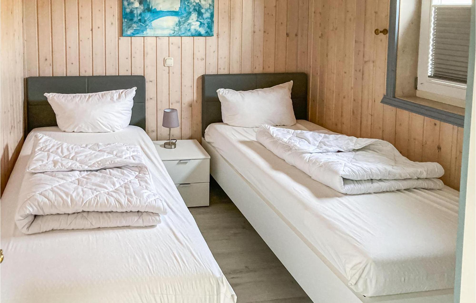 2 Bedroom Nice Home In เร็คลีน ภายนอก รูปภาพ